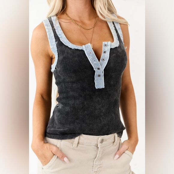 NWT Knit Textured Denim Contrast Trim Patch Back Henley Tank Top Black Shirt - Picture 8 of 8